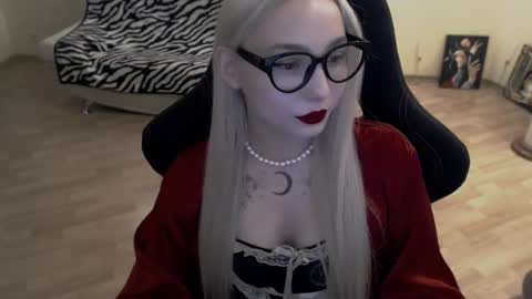 Snapshot of fromsun_forsoul chatting on 10-28-25, 11:14 Lilith online show from 10-28-25, 11:14