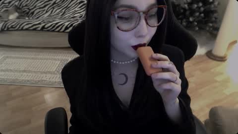 Snapshot of fromsun_forsoul chatting on 12-15-25, 11:47 Lilith online show from 12-15-25, 11:47