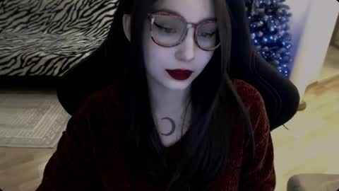 Snapshot of fromsun_forsoul chatting on 01-13-26, 11:37 Lilith online show from 01-13-26, 11:37