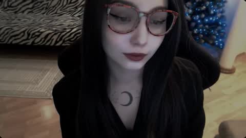 Snapshot of fromsun_forsoul chatting on 01-14-26, 11:49 Lilith online show from 01-14-26, 11:49