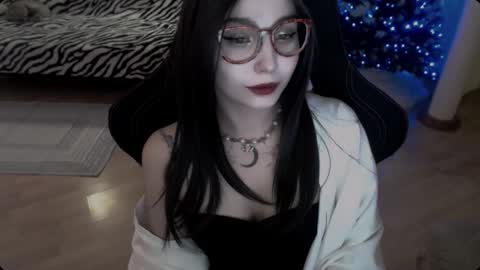 Snapshot of fromsun_forsoul chatting on 01-15-26, 11:59 Lilith online show from 01-15-26, 11:59