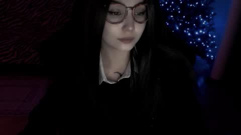 Snapshot of fromsun_forsoul chatting on 01-17-26, 10:24 Lilith online show from 01-17-26, 10:24