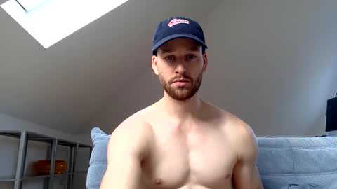 Snapshot of frozenyoga chatting on 09-26-25, 08:40 frozenyoga online show from 09-26-25, 08:40