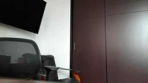 Snapshot of fsh2310 chatting on 06-13-26, 06:06 fsh2310 online show from 06-13-26, 06:06