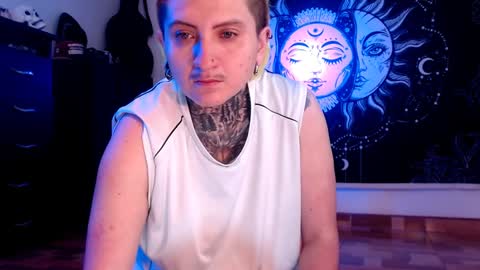 Snapshot of ftmblueyes chatting on 01-11-25, 09:46 HEHIM online show from 01-11-25, 09:46