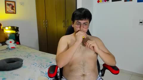 Snapshot of fuck_blow chatting on 12-20-25, 11:12 uwu online show from 12-20-25, 11:12