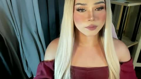 Snapshot of fuckdoll_rain chatting on 06-21-26, 05:21 R A I N M O R A L E S G M A I L . C O M online show from 06-21-26, 05:21