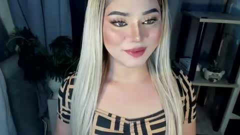Snapshot of fuckdoll_rain chatting on 07-09-26, 04:44 R A I N M O R A L E S G M A I L . C O M online show from 07-09-26, 04:44