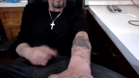 Snapshot of fuckmehard221187 chatting on 01-05-25, 09:48 me online show from 01-05-25, 09:48