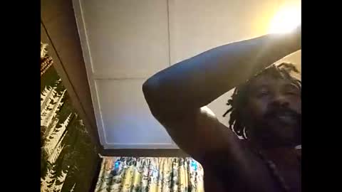 Snapshot of fucmebudoo chatting on 11-27-25, 10:28 Warwick online show from 11-27-25, 10:28