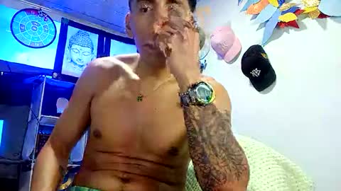 Snapshot of fuegolatino_priv chatting on 06-11-26, 01:49 Latinfire vip online show from 06-11-26, 01:49