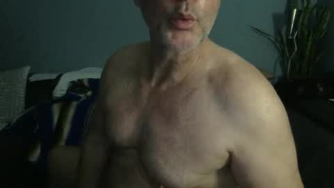 Snapshot of fuertecock chatting on 02-21-25, 10:07 Gregorio online show from 02-21-25, 10:07