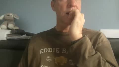 Snapshot of fuertecock chatting on 11-11-25, 11:16 Gregorio online show from 11-11-25, 11:16