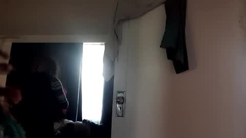 Snapshot of full4cefull chatting on 12-25-24, 08:51 Pizzaz online show from 12-25-24, 08:51