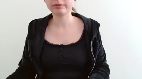 Emma online show from 04-23-26, 12:29