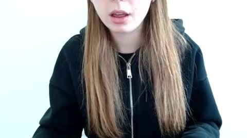 Snapshot of funemma000 chatting on 06-03-26, 10:07 Emma online show from 06-03-26, 10:07