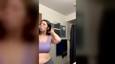 Snapshot of funflirt97 chatting on 02-05-26, 05:28 Linnys Palace online show from 02-05-26, 05:28