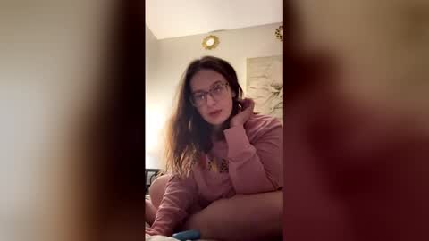 Snapshot of funflirt97 chatting on 02-10-26, 02:59 Linnys Palace online show from 02-10-26, 02:59