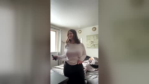 Snapshot of funflirt97 chatting on 02-10-26, 05:17 Linnys Palace online show from 02-10-26, 05:17