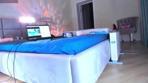 Just yours blondi 3 online show from 11-25-25, 08:31