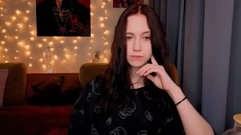 Snapshot of funny_bunny23 chatting on 02-21-26, 05:03 Eva online show from 02-21-26, 05:03