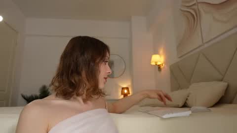 Snapshot of funny_to_see_you_here chatting on 07-08-26, 12:42 Katy Noel - online show from 07-08-26, 12:42