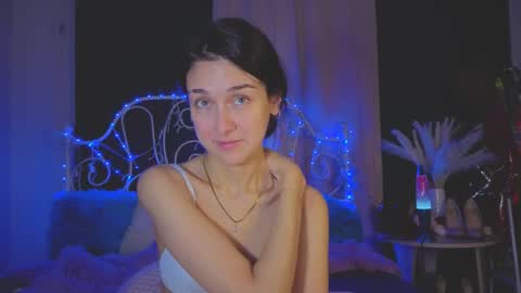 Tiffany online show from 09-20-25, 01:28