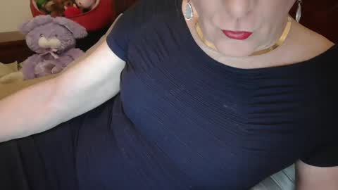 Snapshot of funtimetgirl chatting on 12-15-24, 10:28 Jessie Love online show from 12-15-24, 10:28