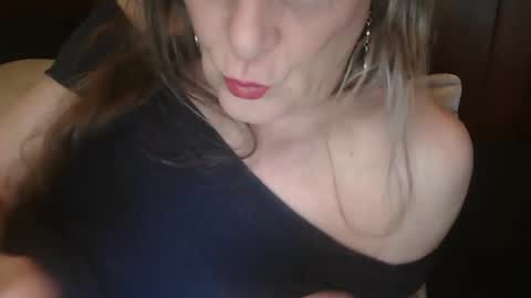 Snapshot of funtimetgirl chatting on 01-25-25, 01:41 Jessie Love online show from 01-25-25, 01:41