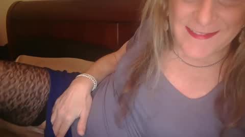 Snapshot of funtimetgirl chatting on 03-01-25, 10:55 Jessie Love online show from 03-01-25, 10:55