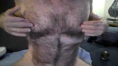 Snapshot of furrybignips chatting on 01-09-26, 04:32 FurryDude online show from 01-09-26, 04:32