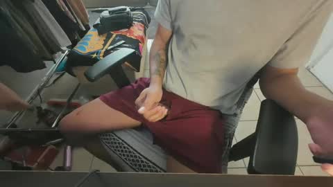 Snapshot of fuxingfreak chatting on 09-12-25, 06:41 fuxingfreak online show from 09-12-25, 06:41