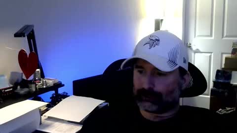 Snapshot of fuzz69_ chatting on 01-15-26, 05:05 fuzz69_ online show from 01-15-26, 05:05