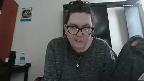 fuzzypeaches87 online show from 01-05-26, 06:33