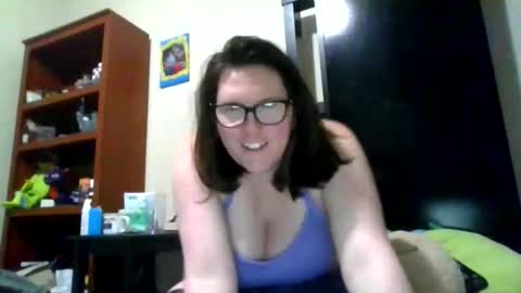fuzzypeaches87 online show from 02-06-26, 02:49