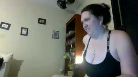 fuzzypeaches87 online show from 04-11-26, 07:56