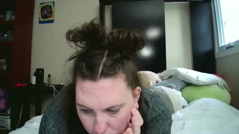 fuzzypeaches87 online show from 05-14-26, 01:07