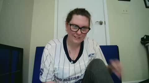 fuzzypeaches87 online show from 06-03-26, 05:18