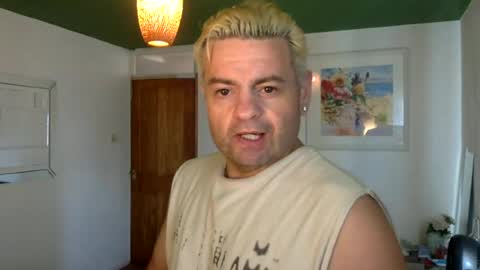 Snapshot of fvmendoza chatting on 06-19-26, 06:51 fvmendoza online show from 06-19-26, 06:51