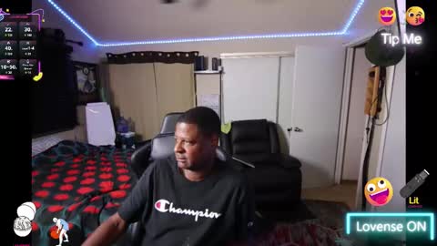 Snapshot of fyrecontrol chatting on 11-17-25, 01:33 seldom seen online show from 11-17-25, 01:33