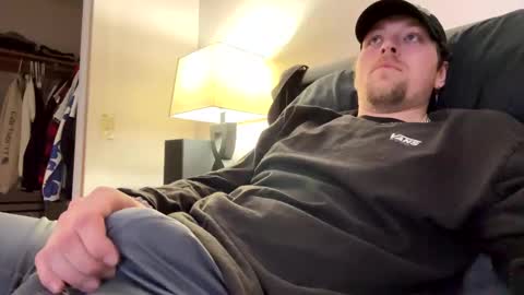 Snapshot of gabed72 chatting on 01-18-26, 03:27 Gabe online show from 01-18-26, 03:27