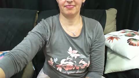 gaby  layla online show from 09-09-25, 11:37