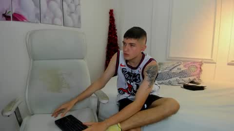 Snapshot of gabie_cortes chatting on 12-24-24, 02:43 Gaby online show from 12-24-24, 02:43