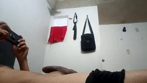 Snapshot of gabriel9051 chatting on 05-28-26, 01:30 gabriel9051 online show from 05-28-26, 01:30