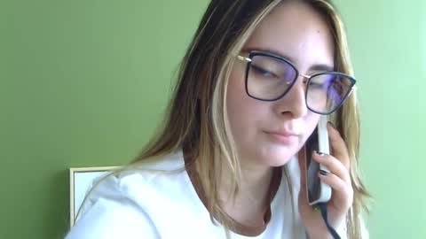 Gabriela Miller online show from 11-10-25, 04:17