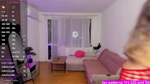 Snapshot of gabrielalove_ chatting on 11-23-25, 08:52 Gabrielaaaa online show from 11-23-25, 08:52