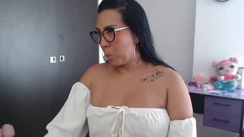 Gaby Blue online show from 10-16-25, 07:59