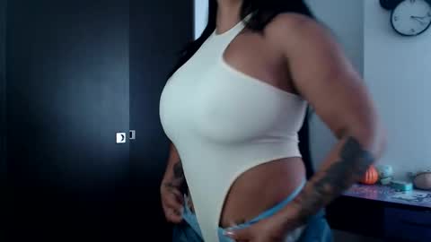 Snapshot of gaby_bluexx chatting on 05-22-26, 04:23 Gaby Blue online show from 05-22-26, 04:23