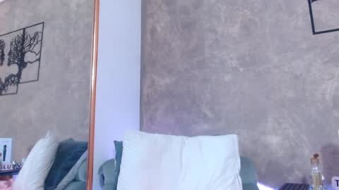 Snapshot of gabypetit chatting on 12-31-24, 01:36 Gaby online show from 12-31-24, 01:36