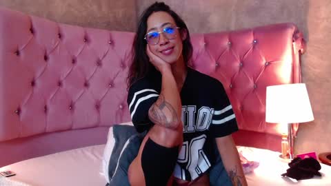Snapshot of gabypetit chatting on 01-22-25, 02:37 Gaby online show from 01-22-25, 02:37